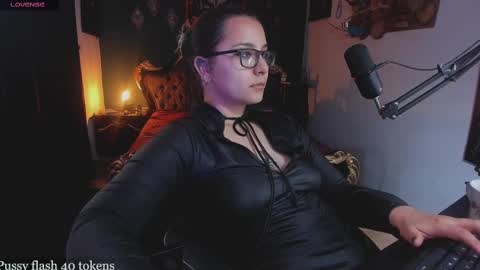 Snapshot of lilithmystic01 chatting on February 13, 1:05 pm lilithmystic01 online show from February 13, 1:05 pm