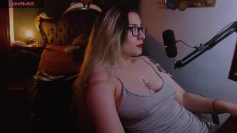 Snapshot of lilithmystic01 chatting on February 27, 4:20 am lilithmystic01 online show from February 27, 4:20 am