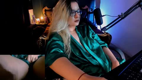 Snapshot of lilithmystic01 chatting on January 19, 11:56 am lilithmystic01 online show from January 19, 11:56 am