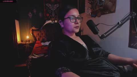 Snapshot of lilithmystic01 chatting on February 8, 1:00 am lilithmystic01 online show from February 8, 1:00 am
