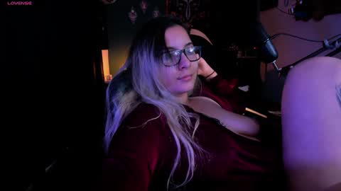 Snapshot of lilithmystic01 chatting on January 25, 1:21 am lilithmystic01 online show from January 25, 1:21 am
