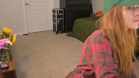 L online show from January 4, 7:02 pm