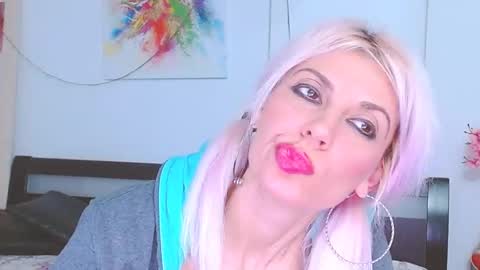 Lara online show from March 6, 10:04 pm