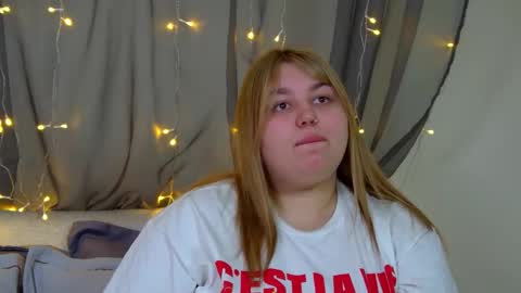 LillianHaig online show from November 16, 6:37 am