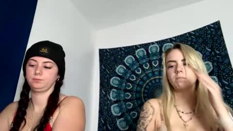 Snapshot of lillstephanie chatting on October 21, 4:05 am lillstephanie online show from October 21, 4:05 am