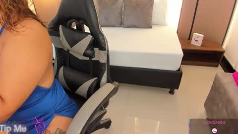 L I L L Y online show from September 18, 12:15 pm