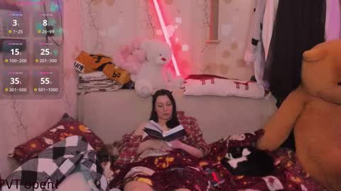 Lilly  online show from January 8, 7:40 pm