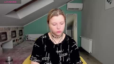 Snapshot of lillydepp chatting on December 14, 2:31 pm Lilly Depp online show from December 14, 2:31 pm