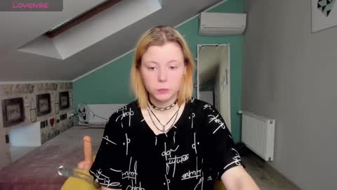 Snapshot of lillydepp chatting on December 15, 1:11 pm Lilly Depp online show from December 15, 1:11 pm