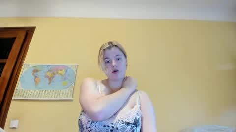 Snapshot of lillydepp chatting on September 30, 11:16 am Lilly Depp online show from September 30, 11:16 am
