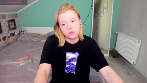 Snapshot of lillydepp chatting on January 7, 1:46 pm Lilly Depp online show from January 7, 1:46 pm
