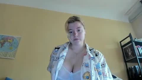 Snapshot of lillydepp chatting on October 2, 11:48 am Lilly Depp online show from October 2, 11:48 am