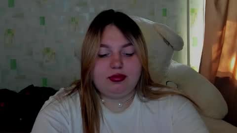 lillyhaigh online show from May 23, 6:12 am