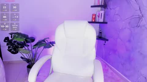 Snapshot of lilokat_ chatting on October 4, 3:34 am Lilo online show from October 4, 3:34 am