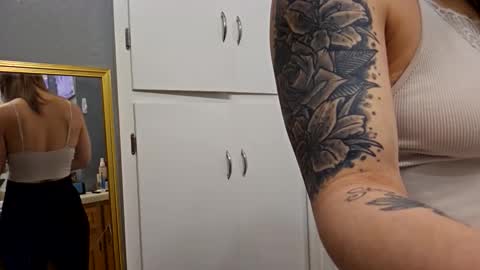 lilsirens11ut online show from January 17, 9:55 pm