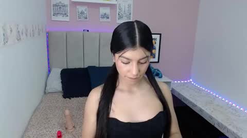 Lily  online show from May 2, 4:05 am