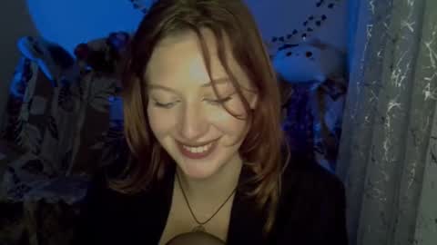 lily_ember online show from December 3, 8:22 pm