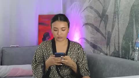 Snapshot of lily_foster_ chatting on March 4, 8:13 am Lily online show from March 4, 8:13 am