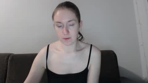 lily_love_x online show from November 14, 12:10 am