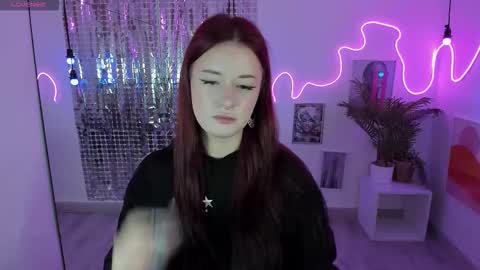 Snapshot of lily_moonlight chatting on September 21, 6:56 am Lily online show from September 21, 6:56 am