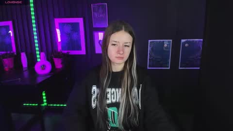 Snapshot of lily_moonlight chatting on March 2, 8:16 am Lily online show from March 2, 8:16 am