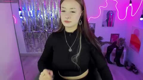 Snapshot of lily_moonlight chatting on March 7, 7:41 am Lily online show from March 7, 7:41 am