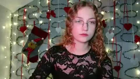 small lily online show from November 17, 6:08 pm