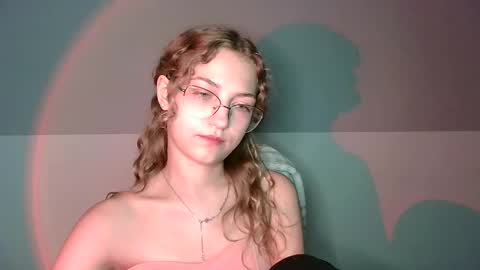 small lily online show from September 12, 3:30 pm