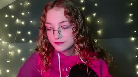 small lily online show from November 4, 6:13 pm