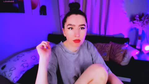 LILY online show from September 17, 7:28 am