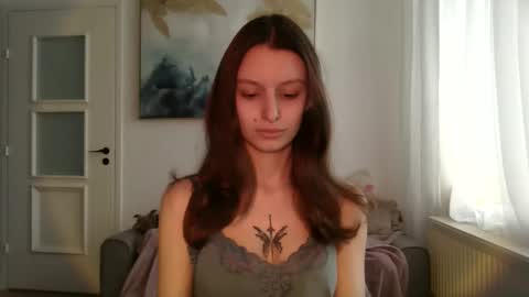 lilycandy_ online show from February 11, 12:28 pm