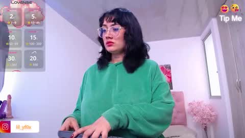 lilyfox23 online show from September 23, 1:20 pm