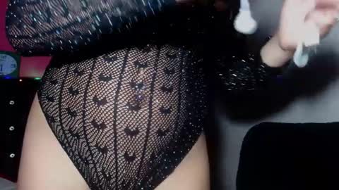 Snapshot of lilyjamesx chatting on September 10, 3:23 pm lilyjamesx online show from September 10, 3:23 pm