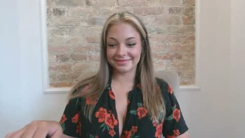 Lily online show from July 4, 6:09 am