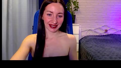 Lily online show from November 11, 7:38 am