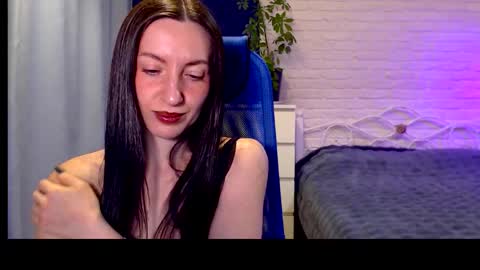 Lily online show from November 14, 8:47 am