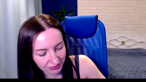 Lily online show from April 9, 8:20 am