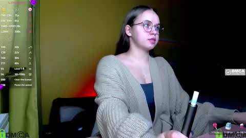 Lily online show from October 26, 1:28 pm