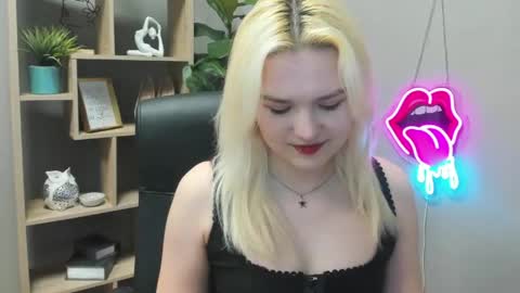 Lily online show from April 15, 6:36 am