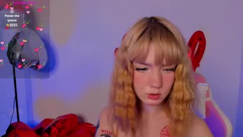 Snapshot of lina_blueeyed chatting on February 17, 8:19 am Lina blueeyed GMT3 1100-1700 Mon Wed Thu Sat Sun online show from February 17, 8:19 am