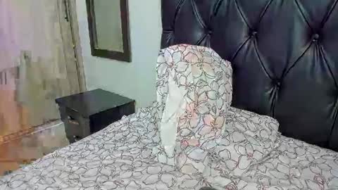 lina  online show from January 14, 5:12 pm