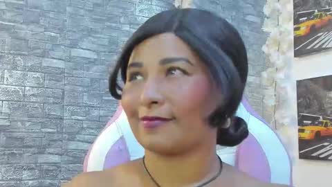 LINA SANCHEZ online show from February 21, 8:20 pm