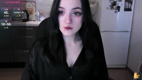 Lina 3  1715622743 online show from April 3, 7:50 am