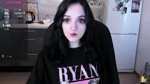 Lina 3  1715622743 online show from March 25, 9:01 am