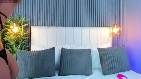 LinaGlam online show from November 14, 5:35 pm