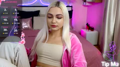 I am Lina online show from October 19, 2:30 pm