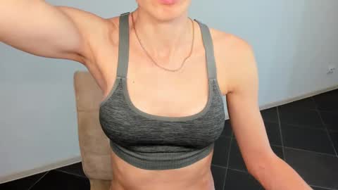 LinaLivee online show from January 25, 9:25 pm