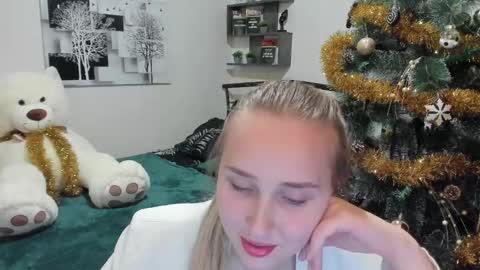Snapshot of linatruly chatting on January 12, 8:25 pm Lina online show from January 12, 8:25 pm