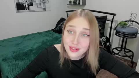 Snapshot of linatruly chatting on February 3, 10:00 pm Lina online show from February 3, 10:00 pm