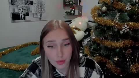 Snapshot of linatruly chatting on December 20, 8:12 pm Lina online show from December 20, 8:12 pm
